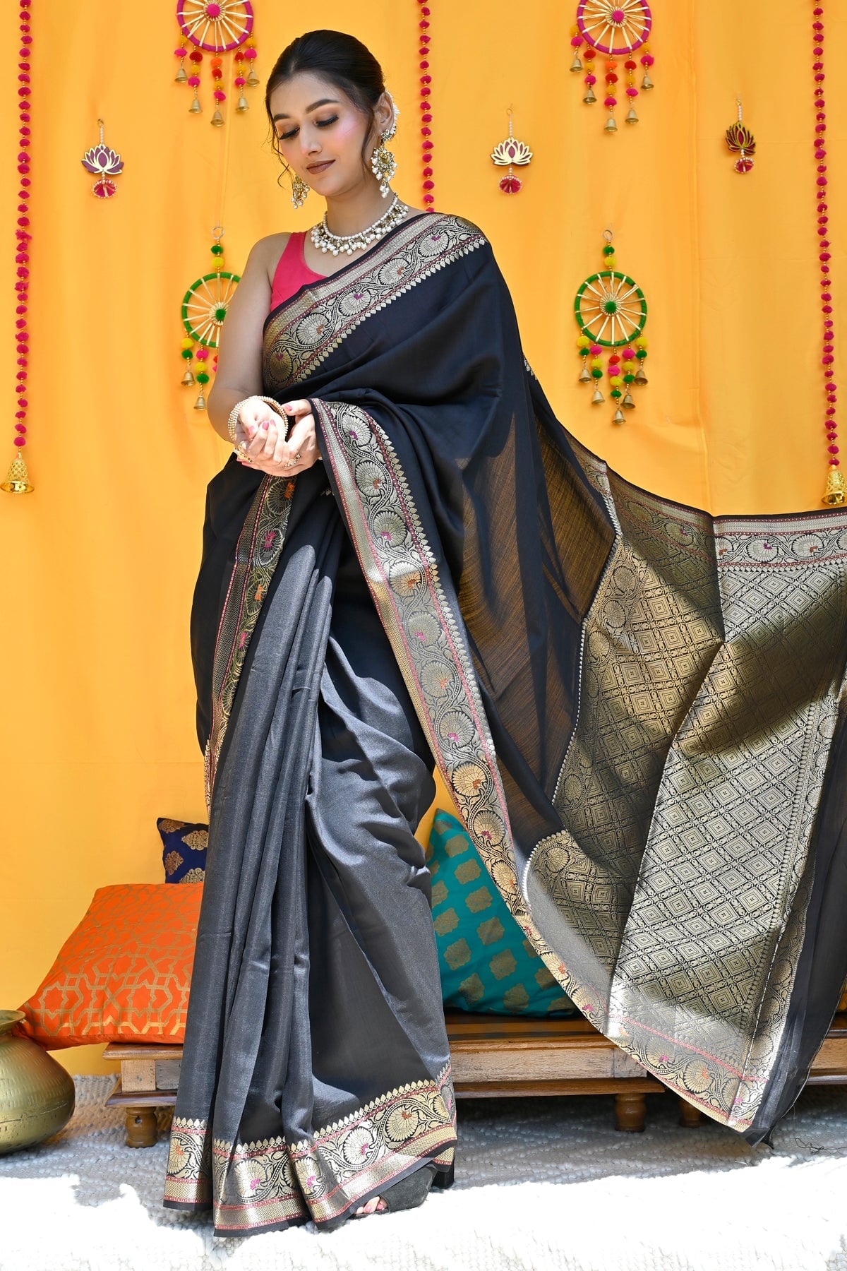 Black Pure Mulberry Silk Handloom Saree – BharatSthali