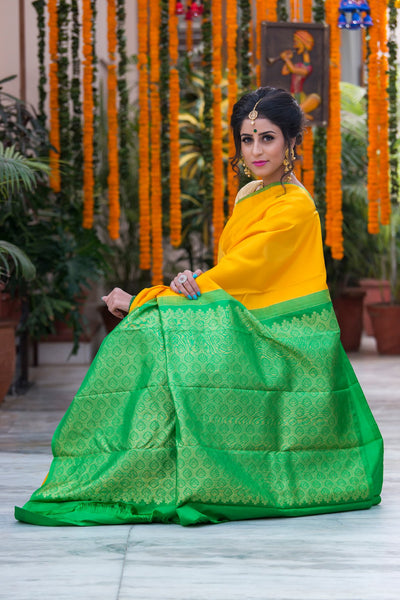 Black Pure Linen Saree With Green Border - Andloo